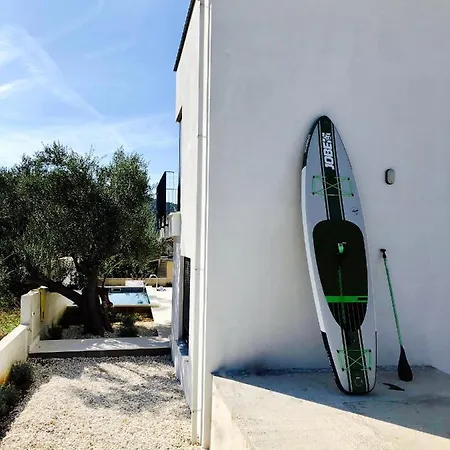 Domo Oliveto Villa Vinisce